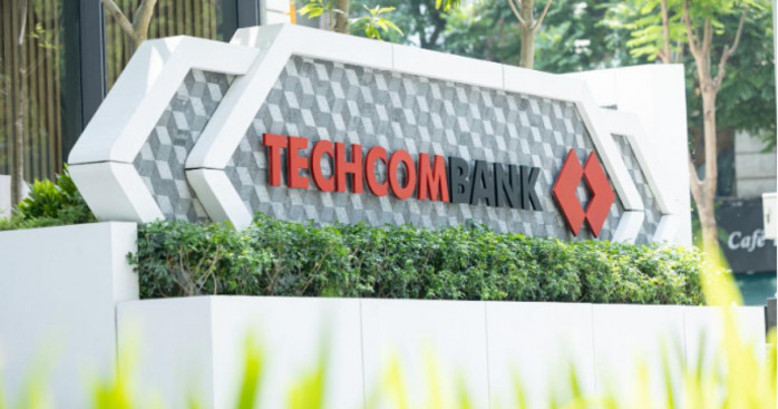 Techcombank Báo Lãi Kỷ Lục 10.375 Tỉ Đồng, Thu Nhập Dịch Vụ Tăng 40 Phần Trăm